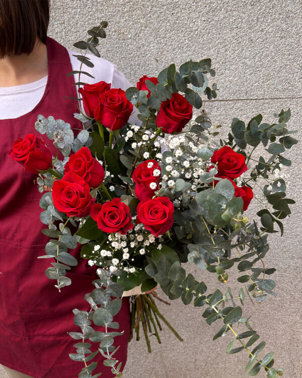 Ramos de 12 rosas rojas